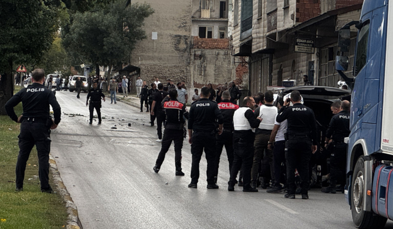 Erzurum’da 2 aile arasında silahlı çatışma! 1’i polis 12 yaralı