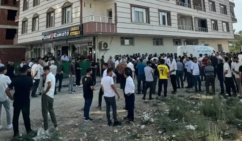 Eşi ve 2 çocuğunu öldürüp, yaşamına son verdi