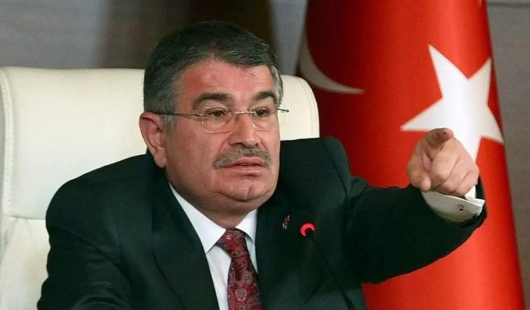 Eski Bakan İdris Naim Şahin’e Yurt Dışı Çıkış Yasağı Getirildi