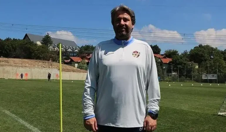 Eyüpspor’da Özhan Pulat dönemi sona erdi