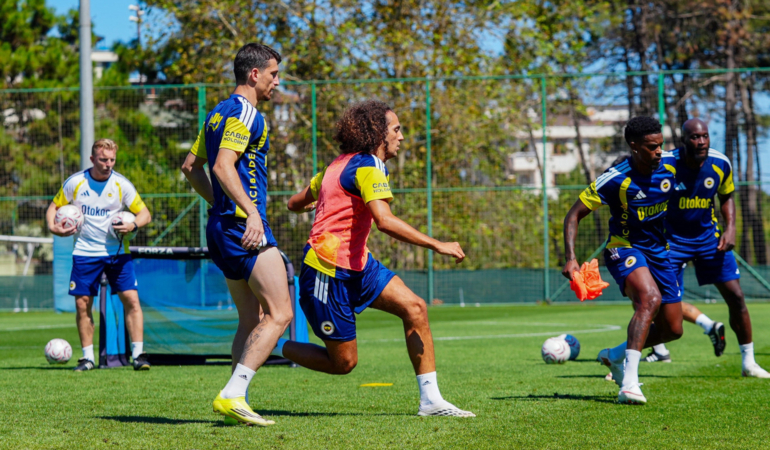 Fenerbahçe’de gerçekleştirilen idmanda İsmail Kartal yer almadı
