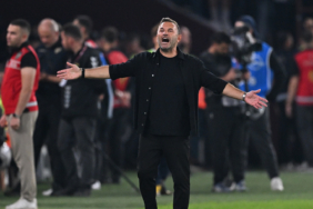 galatasaray-yonetimine-okan-buruk-cagrisi-acilen-kovun-ljy3.jpg