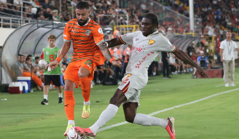 Göztepe kaçtı, Alanyaspor yakaladı