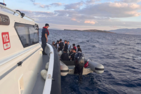 izmir-aciklarinda-19-kacak-gocmen-yakalandi-ffbt.jpg