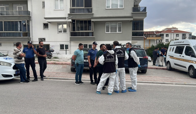 Kapıdaki not ekipleri alarma geçirdi