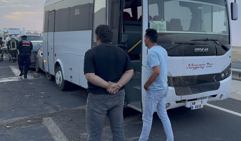 Kum fırtınasında zincirleme kaza: Çok sayıda yaralı var