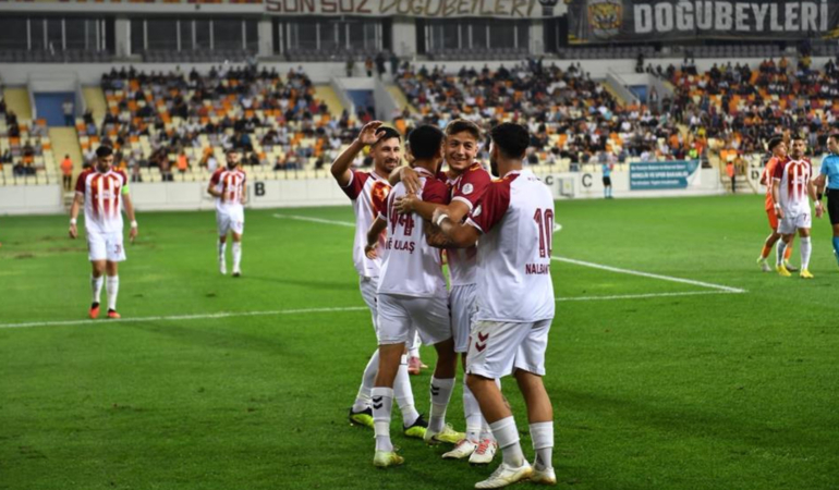 Malatya Yeşilyurt 8 golle kazandı, liderliğini sürdürdü