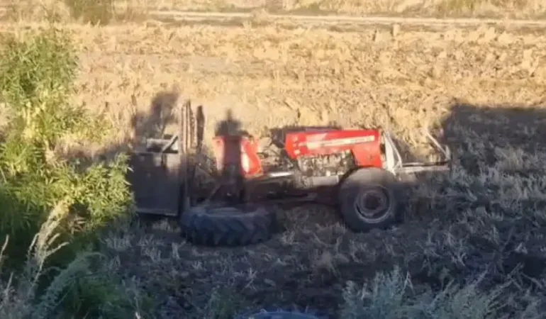 Minibüs ile traktör çarpıştı: 1 ölü, 1 yaralı