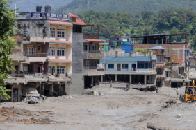 nepaldeki-selde-can-kaybi-1386ya-yukseldi-5-bin-130-kisi-kayip-gi3e.jpg