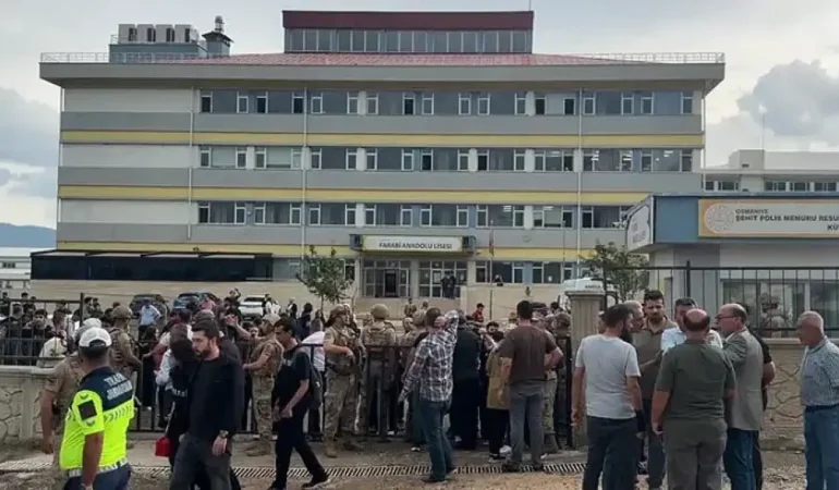 Okul Bahçesinde Tartıştığı Öğretmen Amcasını Öldürdü