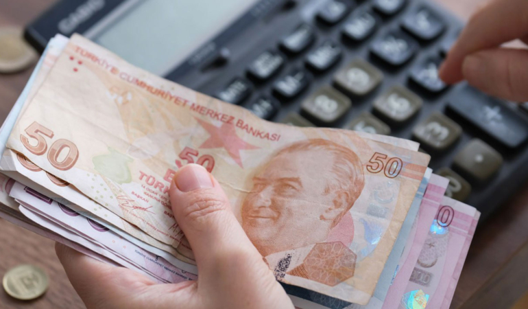 Para frene bastı! Ekonomide temkin dönemi