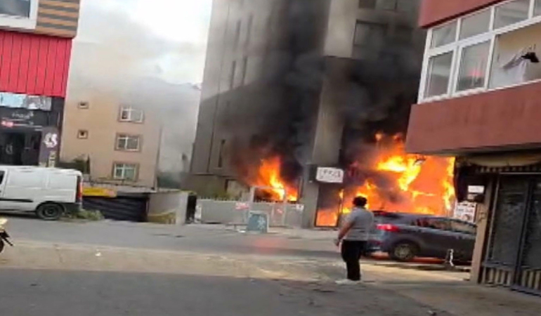 Pendik'te iş yeri yangını!