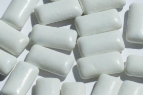 sakiz-degil-mikroplastik-cigniyoruz-hplp.jpg