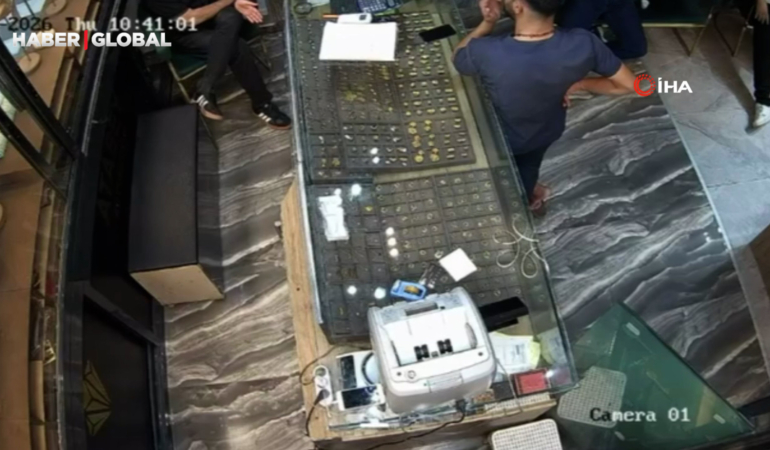 Şanlıurfa’da kuyumcuda deprem paniği! Altınları bırakıp can havli ile kaçtılar