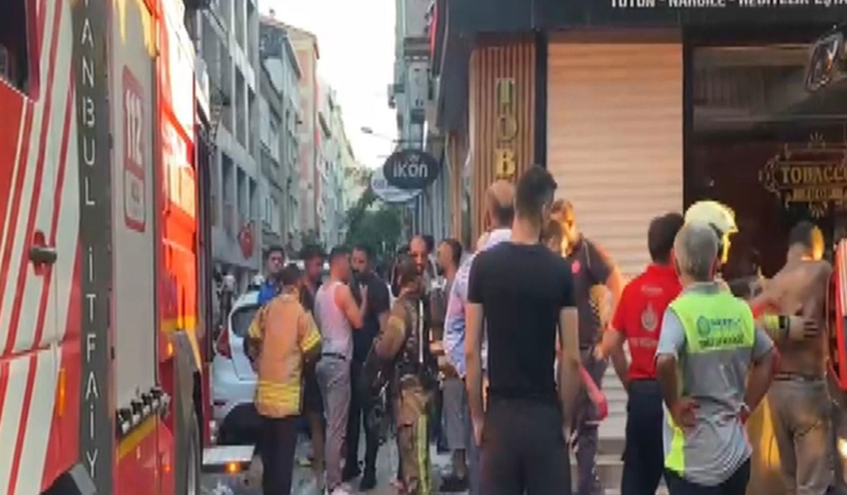 Bakırköy'de otel yangını! Ekipler müdahale ediyor
