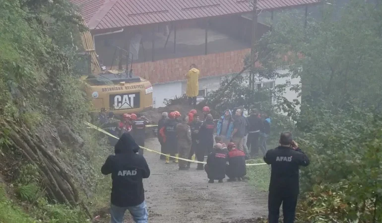 Trabzon'da heyelan: 1 kişi hayatını kaybetti