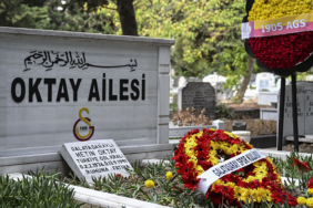 turk-futbolunun-ve-galatasarayin-unutulmaz-efsanesi-metin-oktay-kabri-basinda-anildi-5eax.jpg