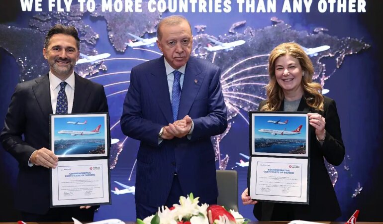 Türk Hava Yolları Yolcu Uçağı Siparişi İçin Boeing’le Anlaşma İmzaladı