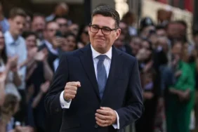 uk-premier-holds-cabinet-meeting-ahead-of-1st-address-to-lawmakers-131807-20260901.webp.webp