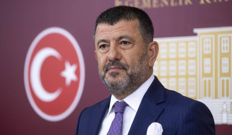 Veli Ağbaba pazarda fenalaştı; hastaneye kaldırıldı