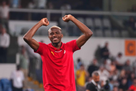 victor-osimhen-kadrodan-cikarildi-2-macta-forma-giyemeyecek-tweq.jpg