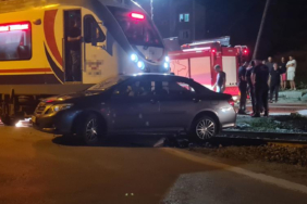 zonguldakta-yolcu-treni-otomobille-carpisti-cok-sayida-yarali-var-0n5b.jpg