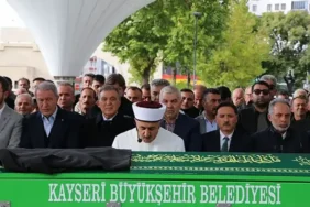 11’inci Cumhurbaşkanı Abdullah Gül, amcasının cenazesine katıldı