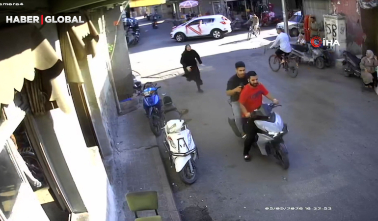 Adana’da film gibi kapkaç! Kadın şüphelilerin peşinden koştu