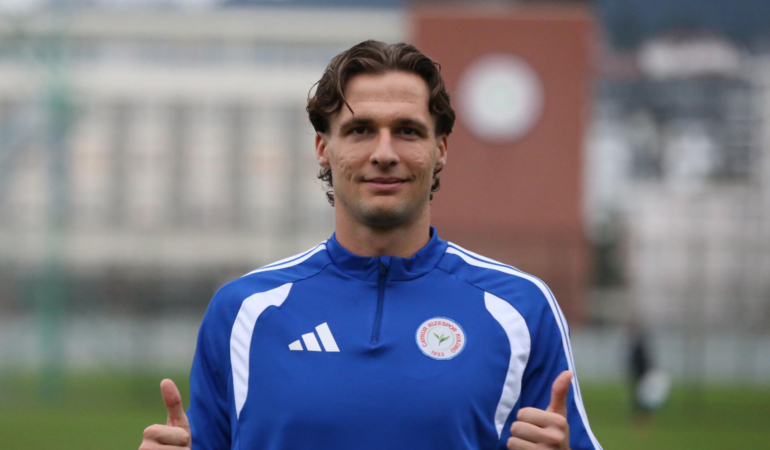 Attila Mocsi: Kağıt üzerinde favori Fenerbahçe