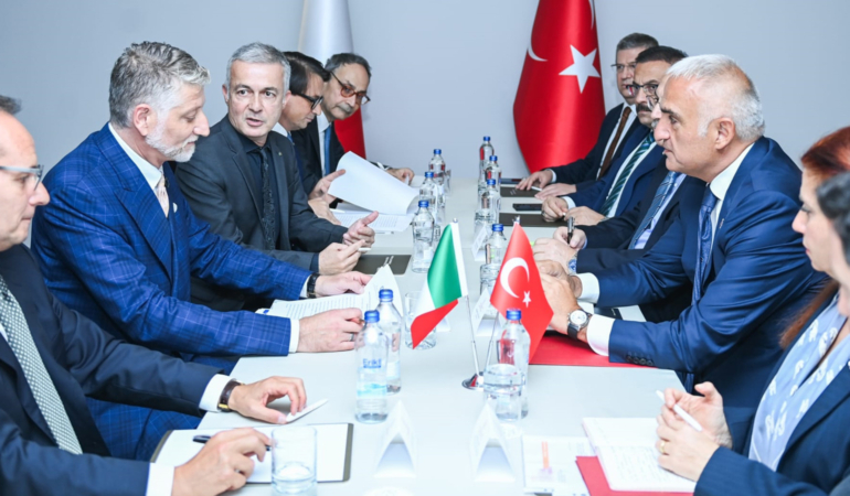 Bakan Ersoy, İtalyan mevkidaşı Giuli ile bir araya geldi