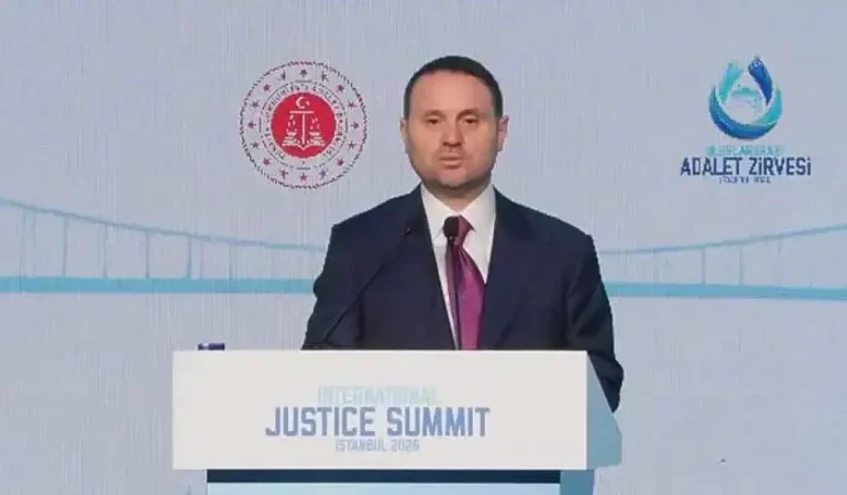 Asıl mesele uluslararası hukukun herkes için eşit uygulanıp uygulanmadığıdır