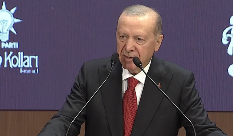 Cumhurbaşkanı Erdoğan: Dimdik ayaktayız