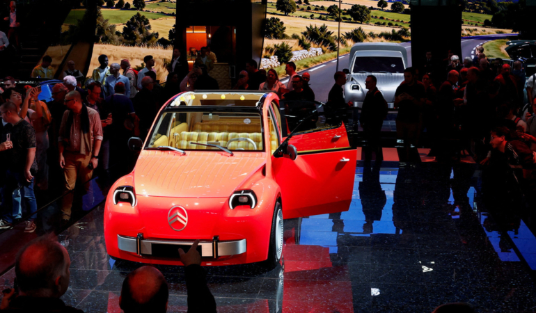Efsane Citroën 2CV geri dönüyor! 2 beygir gücündeki elektrikli otomobil yeniden yollara inecek