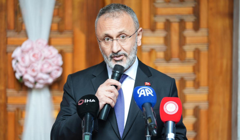 Eyüpsultan Belediye Başkanı Özmen ve 12 şüpheli tutuklandı