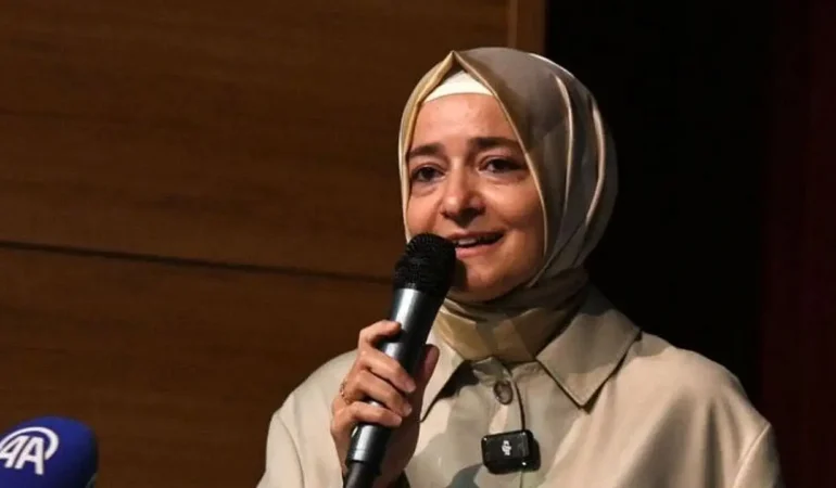 Fatma Betül Sayan Kaya AK Parti üyeliğinden istifa etti
