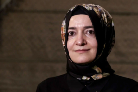 fatma-betul-sayan-kaya-ak-partiden-ihrac-edildi-uvee.jpg