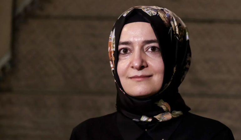 Fatma Betül Sayan Kaya, AK Parti’den ihraç edildi