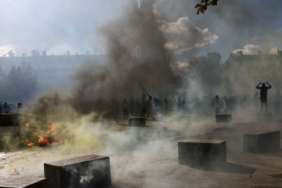 fransada-protestolar-can-aldi-2-binden-fazla-gozalti-var-mnsb.jpg