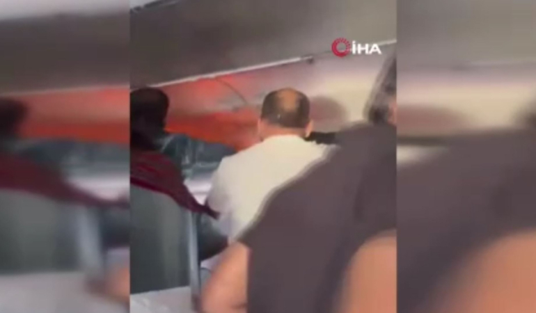 Bir anda alev aldı, yolcular ne yapacağını şaşırdı