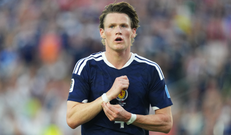Kalbinden operasyon geçiren İskoç yıldız Scott McTominay sahalara dönüyor