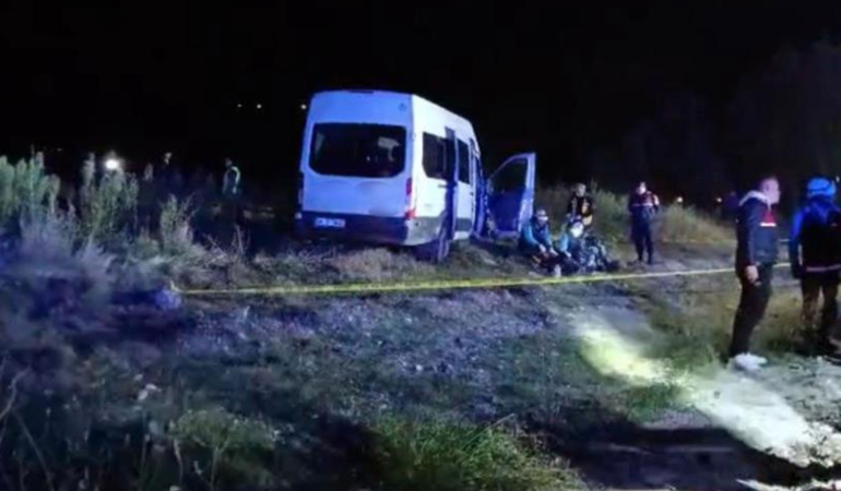Kayseri'de korkunç kaza! İşçi servisleri ile iş makinesi çarpıştı: Ölü ve yaralılar var