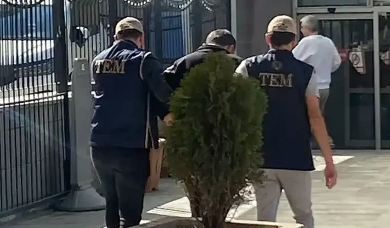 Kırmızı bültenle aranan DEAŞ şüphelisi, Eskişehir’de yakalandı