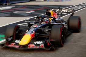 malezyadaki-kaos-dolu-yarisi-max-verstappen-kazandi-mpea.jpg
