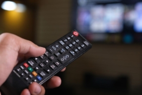 televizyon-tv-kumanda-pexels-123321jpg-OY94avxIAUuI2QLboMl8DA.jpg