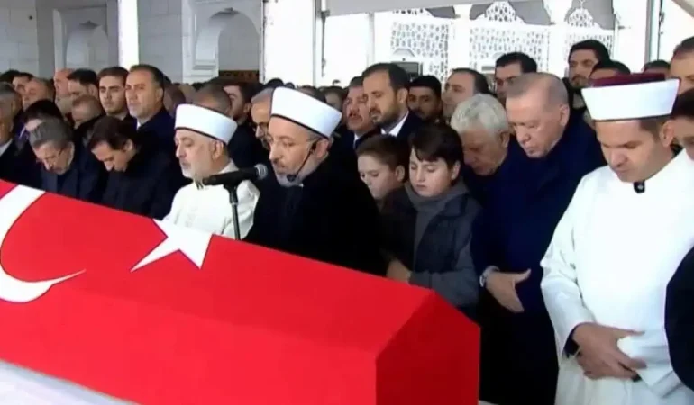 Üsküdar Belediye Başkan Vekili Dündar Ziya Gültekin, son yolculuğuna uğurlandı