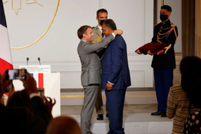 yolsuzluga-konu-oldu-fransanin-madalya-diplomasisi-coktu-sokm.jpg